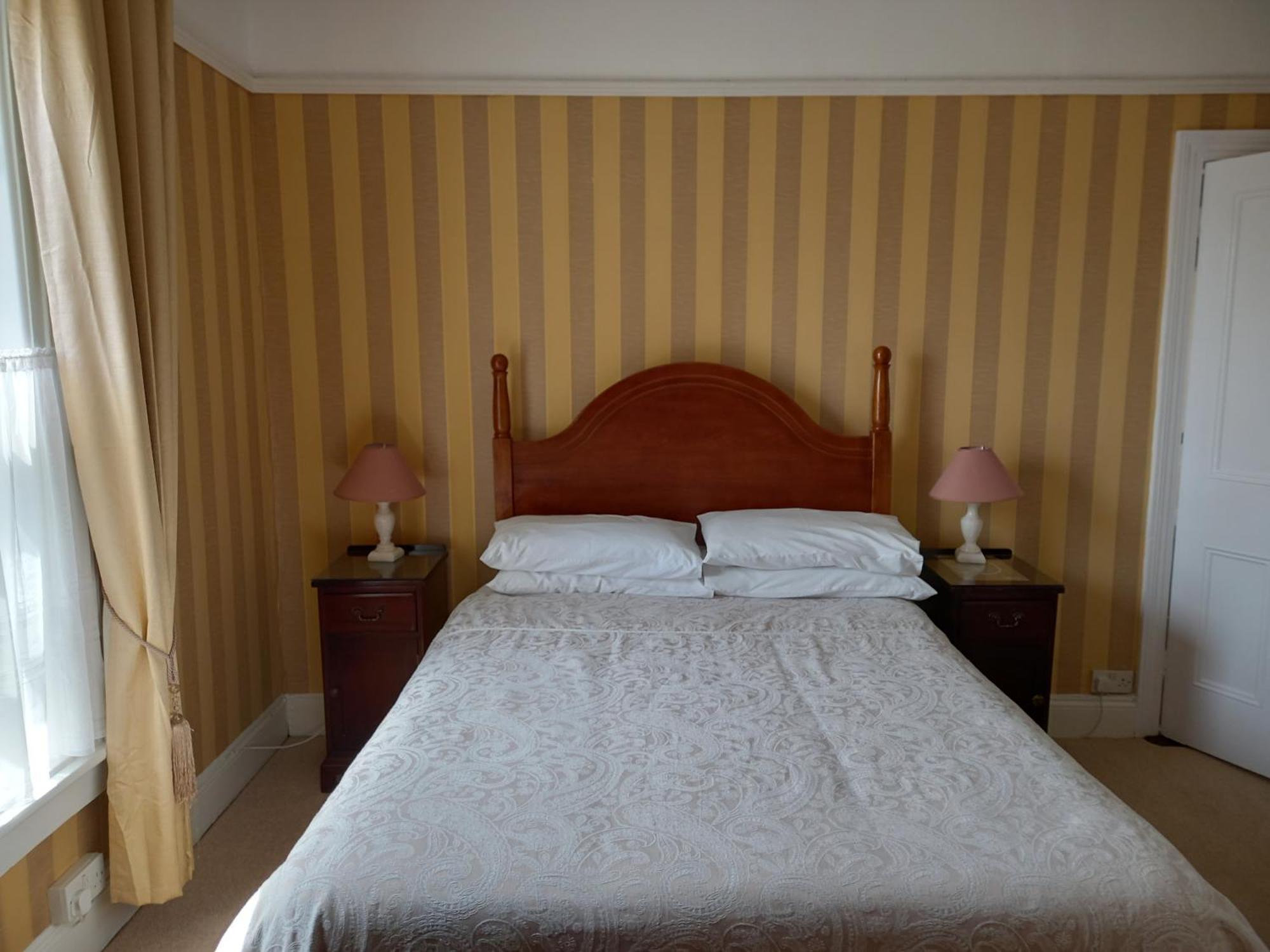Carraig Rua Bed & Breakfast คิลเคนนี ภายนอก รูปภาพ